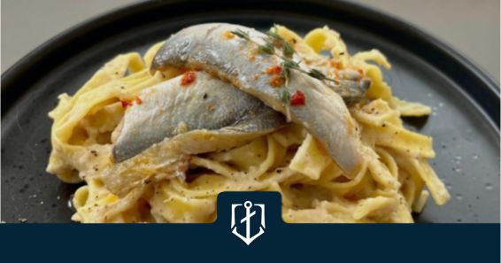 Паста с крем от целина и праз и пикантен маринован чернокоп