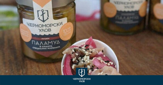 Зимна салата с паламуд и лук